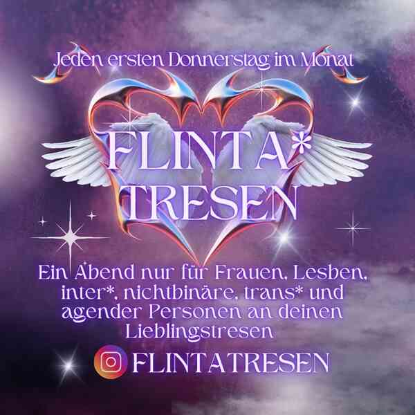 Das Bild zeigt das lilafarbene Logo vom „FLINTA* Tresen“.  Die Karte ist mit stilisierten Flügeln und Sternen verziert und enthält den Hinweis, dass es sich um einen monatlichen Abend für Frauen, Lesben, inter*, nichtbinäre, trans* und agender Personen handelt.  