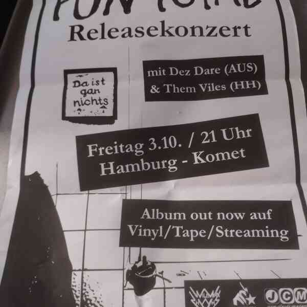 Konzertplakat. Alle hier genannten Infos auf dem Cover des neuen Albums von Fun Total. 